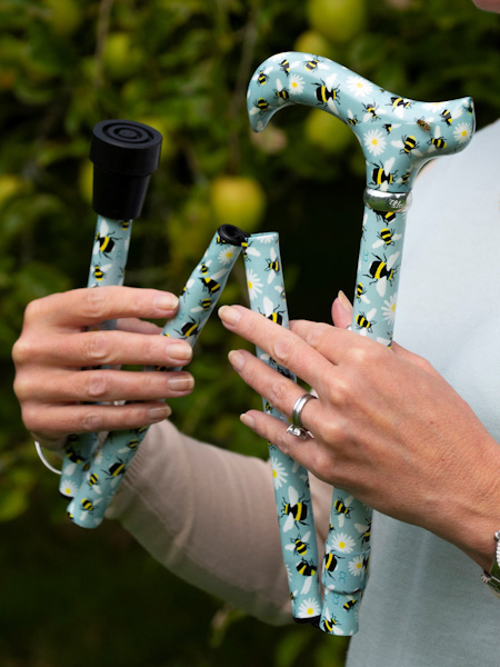 Stok med bier og blomster